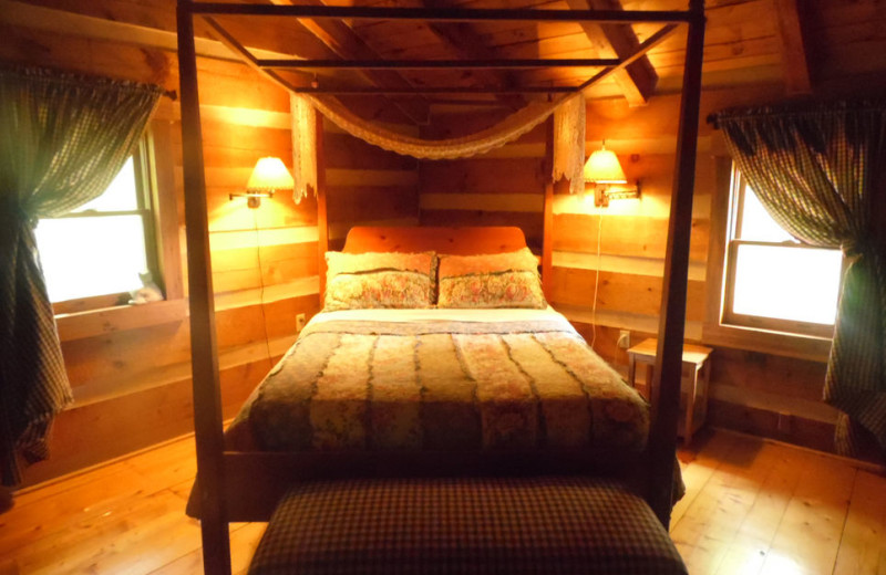 Guest room at Fiddler's Roost Cabins.