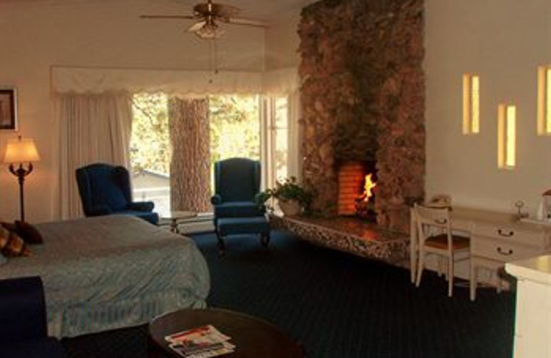 Fireplace Suite at Ambassador Motor Lodge