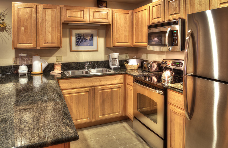 Grand Timber Lodge Kitchen area