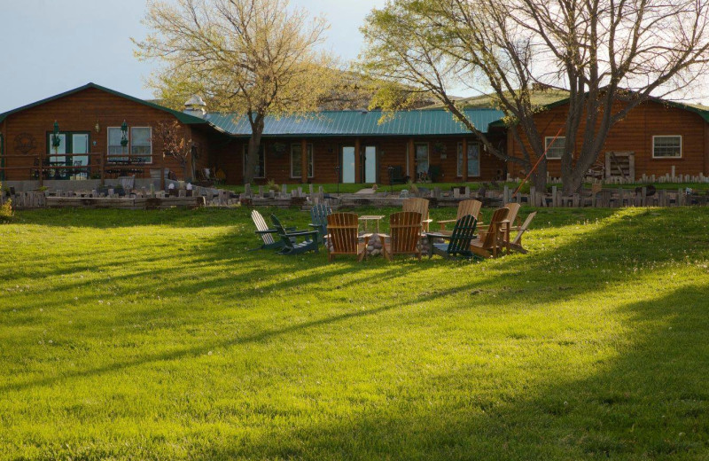 Exterior view of Colorado Cattle Company Ranch.