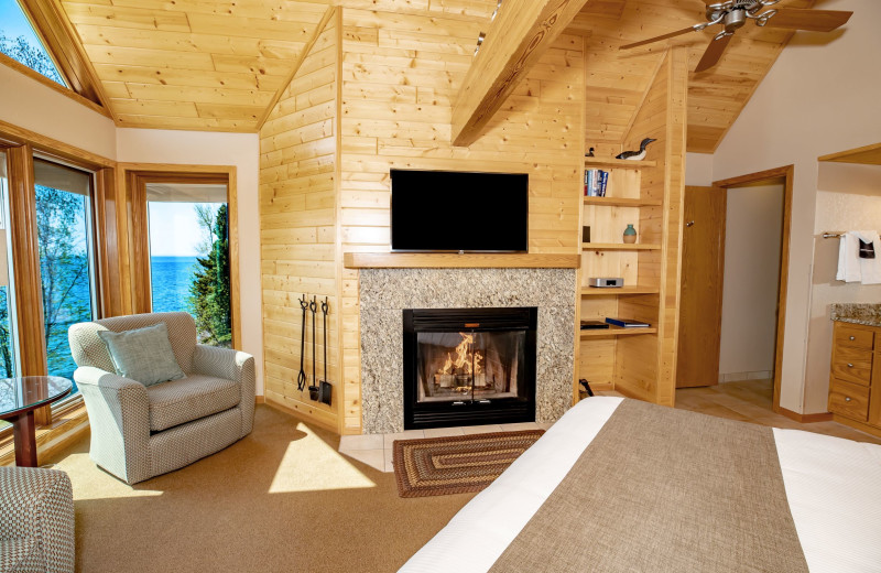 Guest room at Bluefin Bay on Lake Superior.