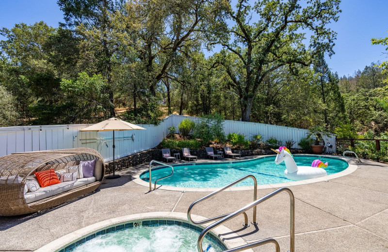 Outdoor pool at Chanric Inn.