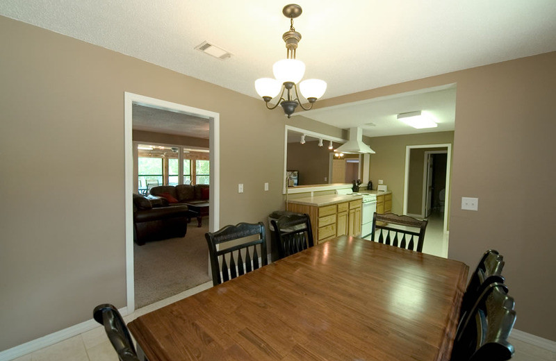 Cottage dining and kitchen area at Norfork Resort & Trout Dock.