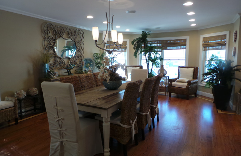 Rental dining room at Ward-Realty.