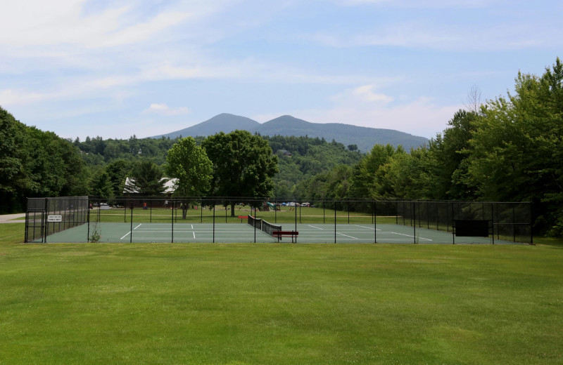 Tennis court at Yogi Bear's Jellystone Park™ Camp-Resort Glen Ellis.