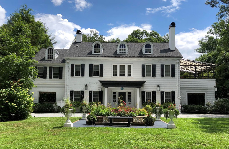 Exterior view of Melange Bed 