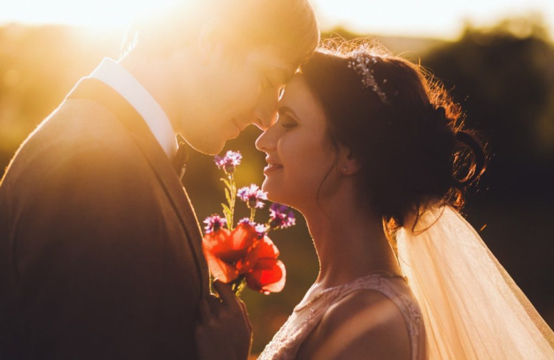 Wedding couple at HideAway Country Inn.