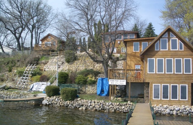 Lakeside Cabins at Crown Point Resort