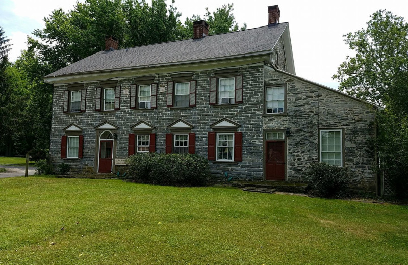 Exterior view of 44 Creekside Inn.