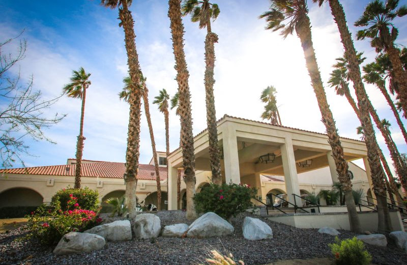 Resort exterior at Country Club and Resort Rentals.