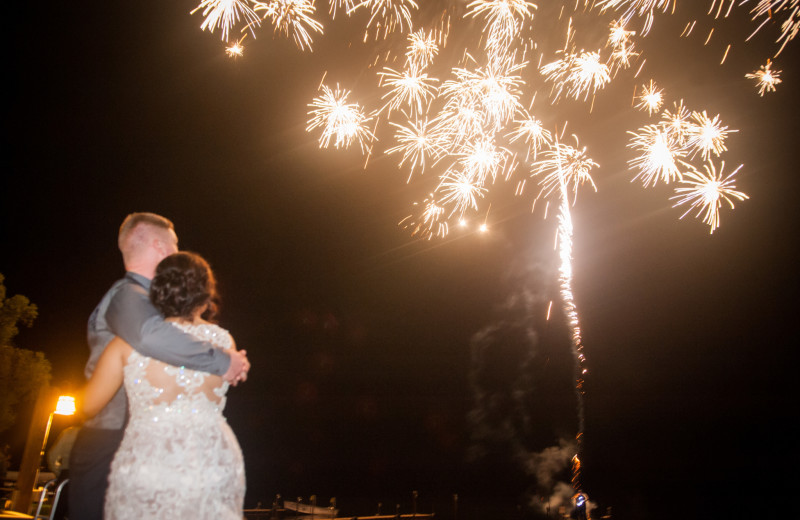 Weddings at Campfire Bay Resort.