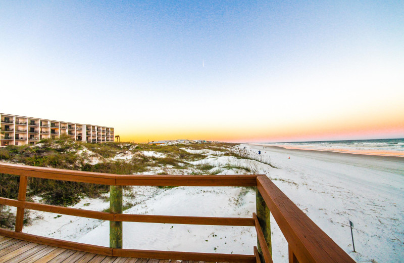 Beach at Beacher's Lodge Oceanfront Suites.