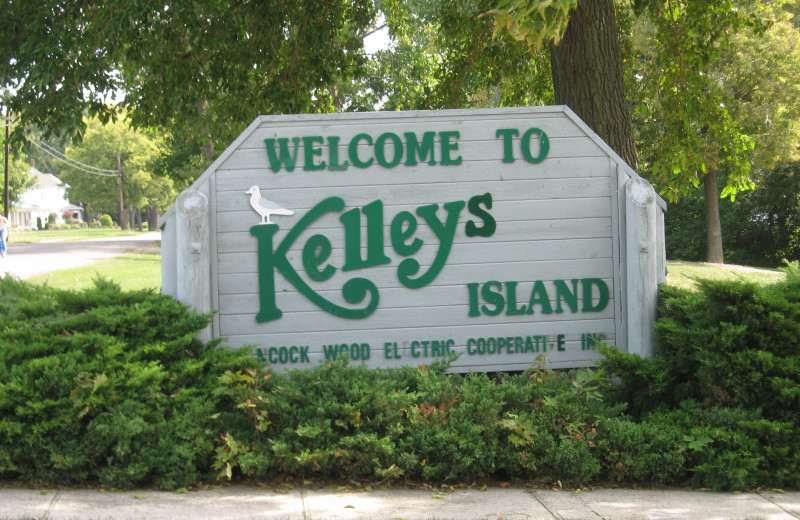 Kelly's island near Maui Sands Resort & Indoor Waterpark.