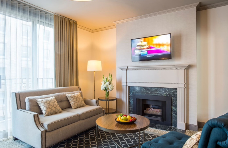 Guest room at Warwick San Francisco.