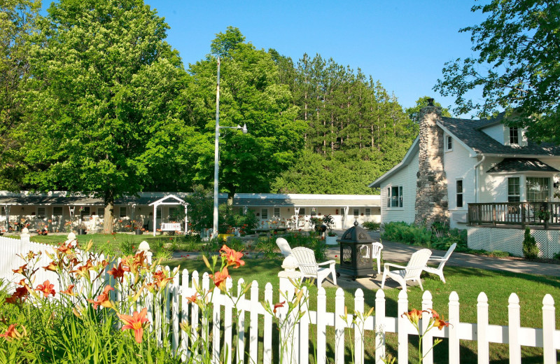 Exterior view of Peninsula Park-View Resort.