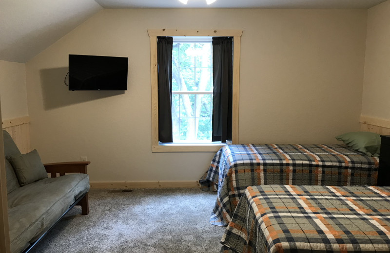 Cabin bedroom at Bonnie Beach Resort.