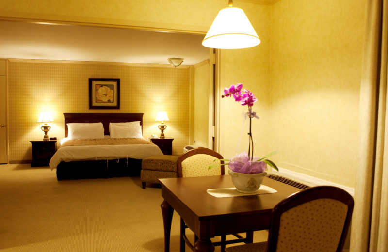 Guest room at Honor's Haven Resort & Spa.