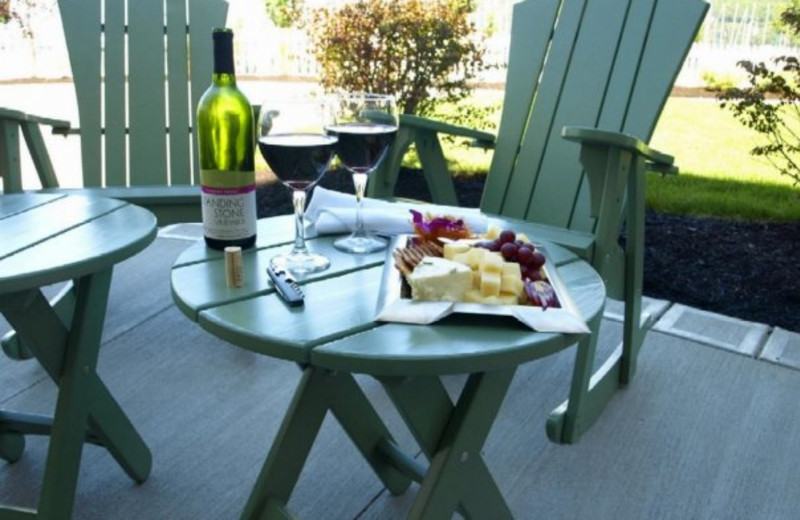 Outdoor Appetizers at Harbor Hotel