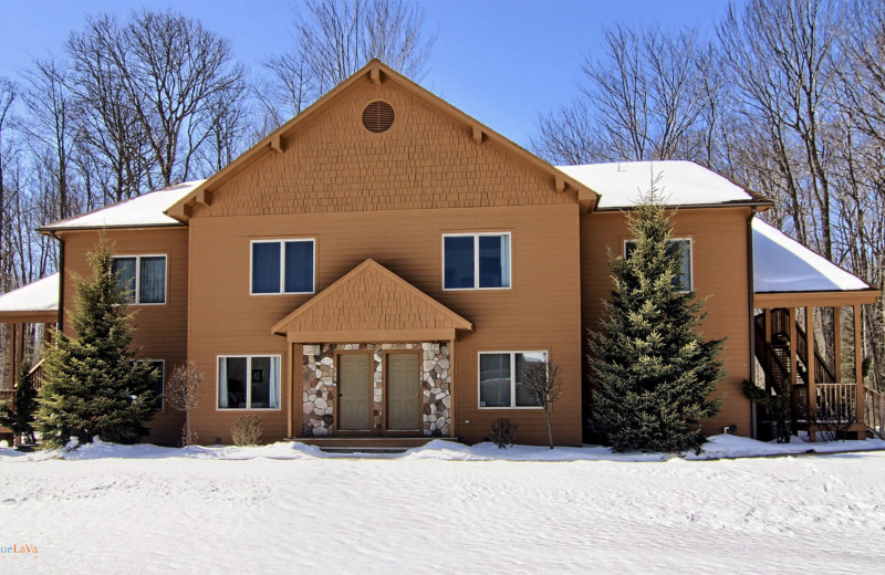 Exterior view of Hawk's Eye Golf Resort.