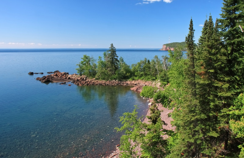 Lake shore at River Bend's Resort & Walleye Inn.