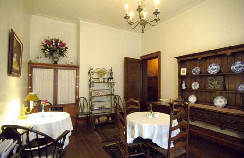 House dining room at Cortland Alumni House.