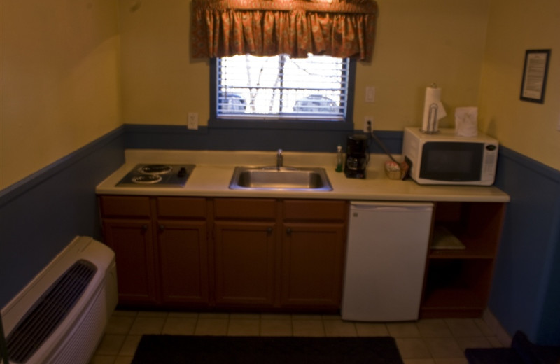 Cabin kitchen at Old Creek Resort.