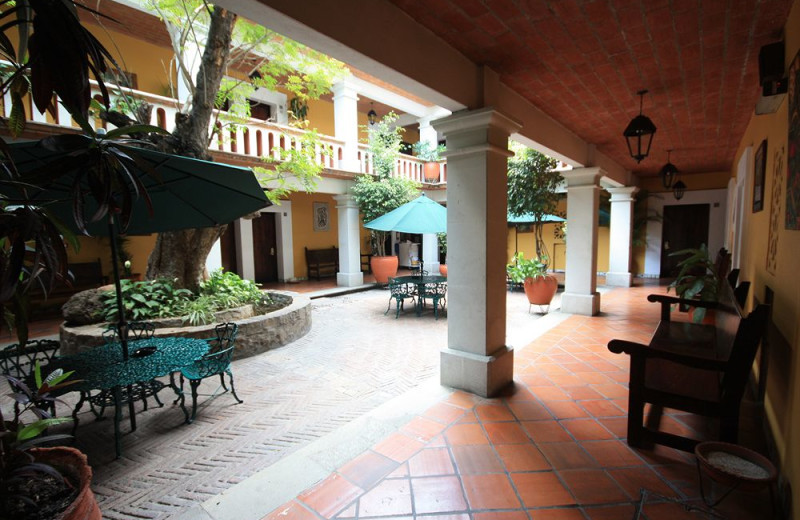 Exterior view of Hotel Parador del Dominico.