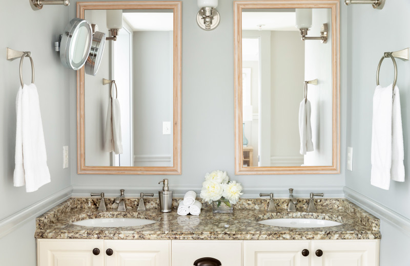 Guest bathroom at Vineyard Square Hotel & Suites.