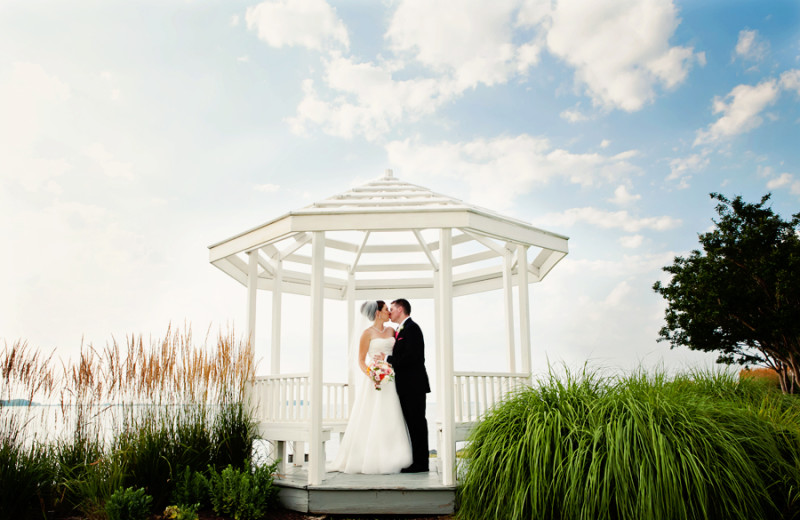 Elegant wedding at Harbourtowne Golf Resort