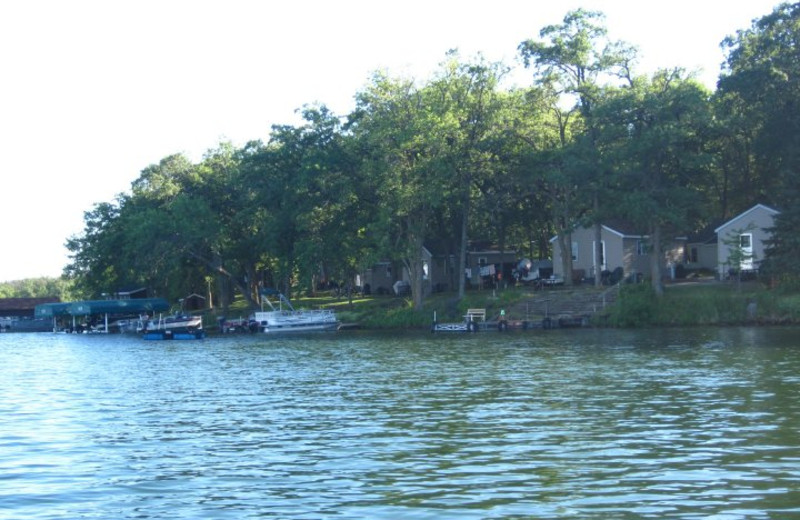 Exterior view of Mallard Bay Resort.