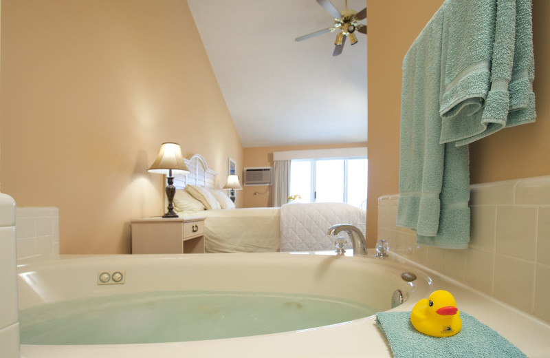 Guest room at Pointes North.