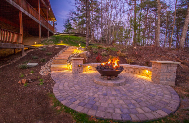 Rental patio at Cobbly Nob Rentals.