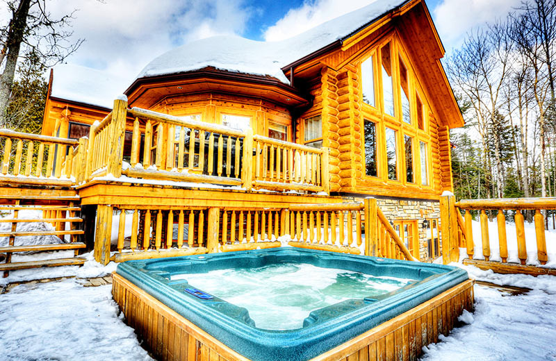 Exterior view of Fiddler Lake Resort.