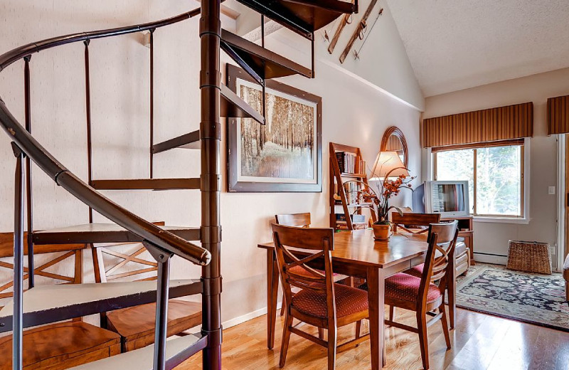 Rental dining room at Wildwood Suites.