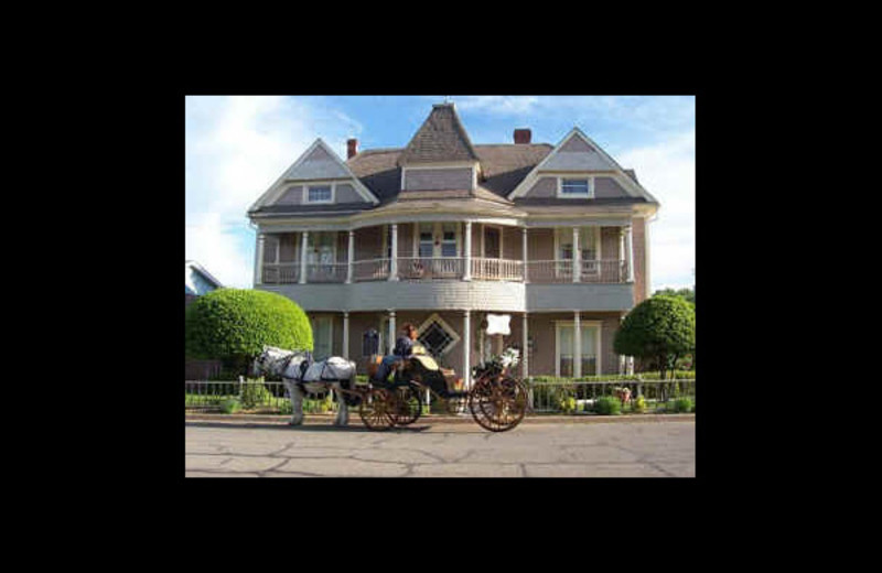 Exterior view of 1890 Captain's House Bed and Breakfast.