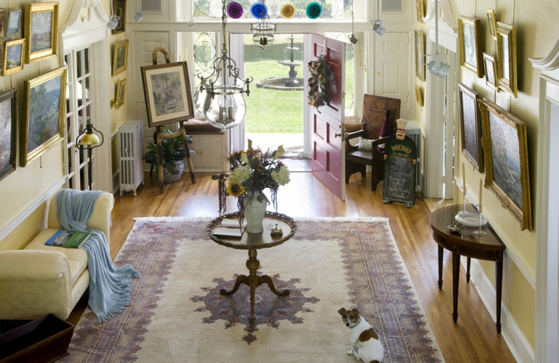 Living room at Juniper Hill B&B.