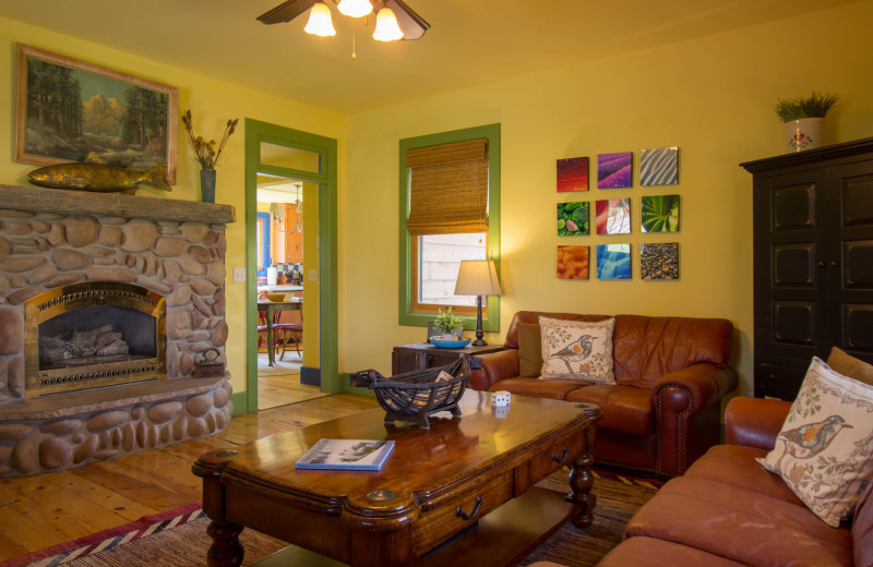 Guest living room at Cottonwood Meadow Lodge.