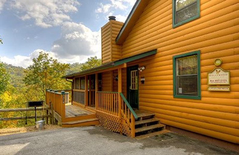 Cabin exterior at Dollywood Cabins.