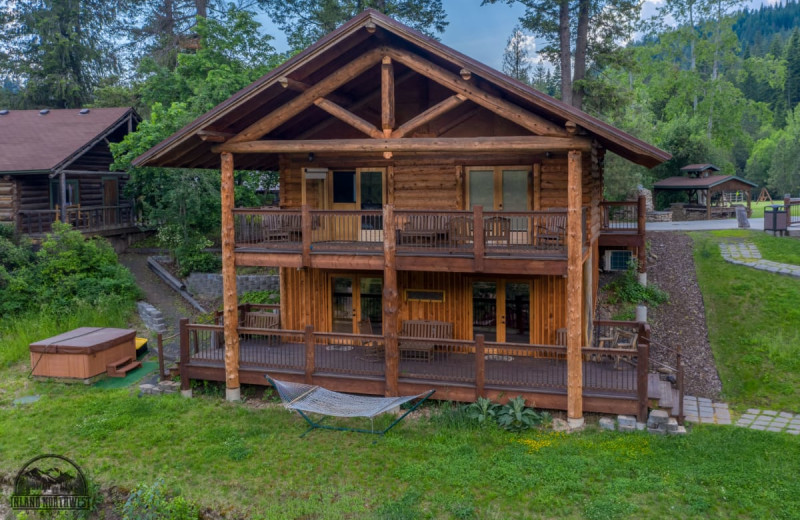 Monarch Cabin exterior at Red Horse Mountain Ranch.