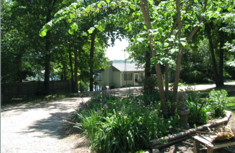 Cottage exterior at Green Valley Resort.