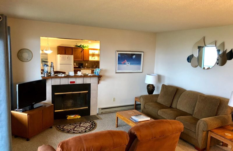 Guest living room at Hi-Tide Ocean Beach Resort.