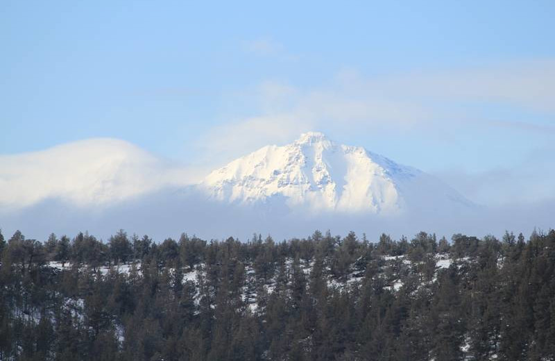 Mountain view at Sisters Vacation Rentals.