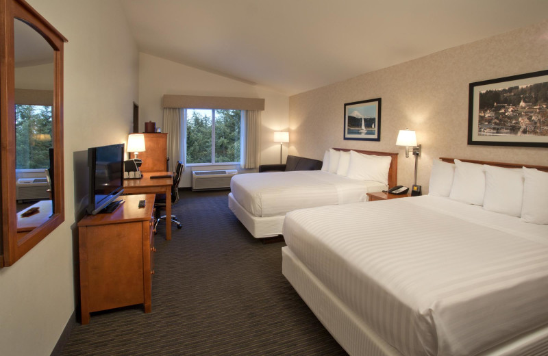 Guest room at The Inn at Gig Harbor.