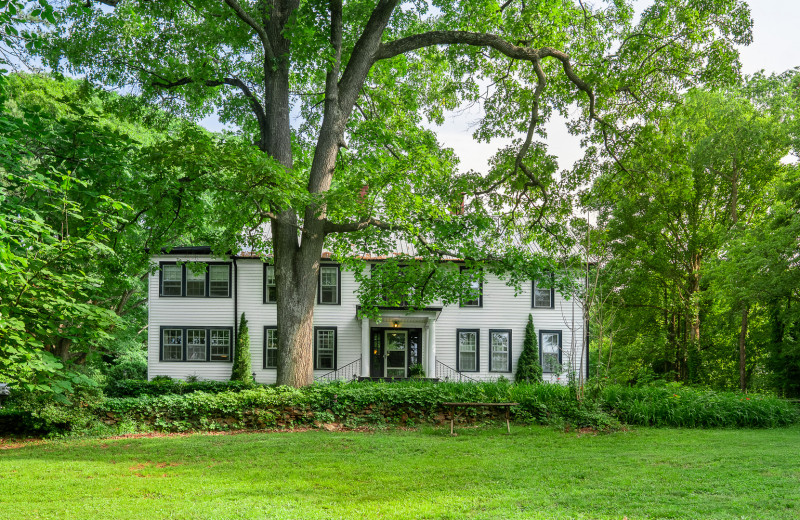 Exterior view of Black Mountain Inn.