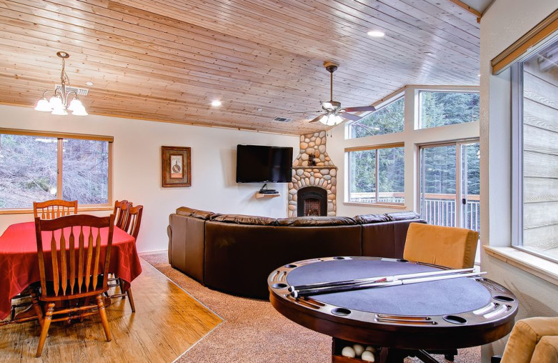 Rental living room at Yosemite's Scenic Wonders.