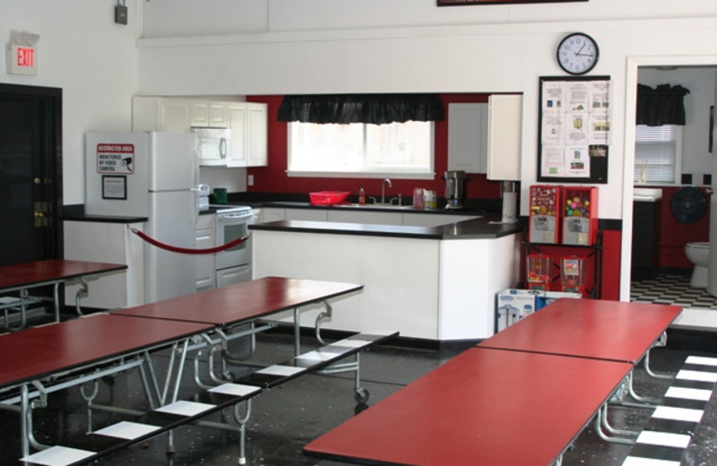 Dining area at Hemlock Campground & Cottages.