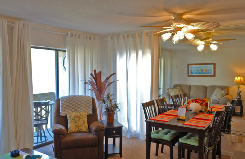 Rental dining room at Resort Destinations.