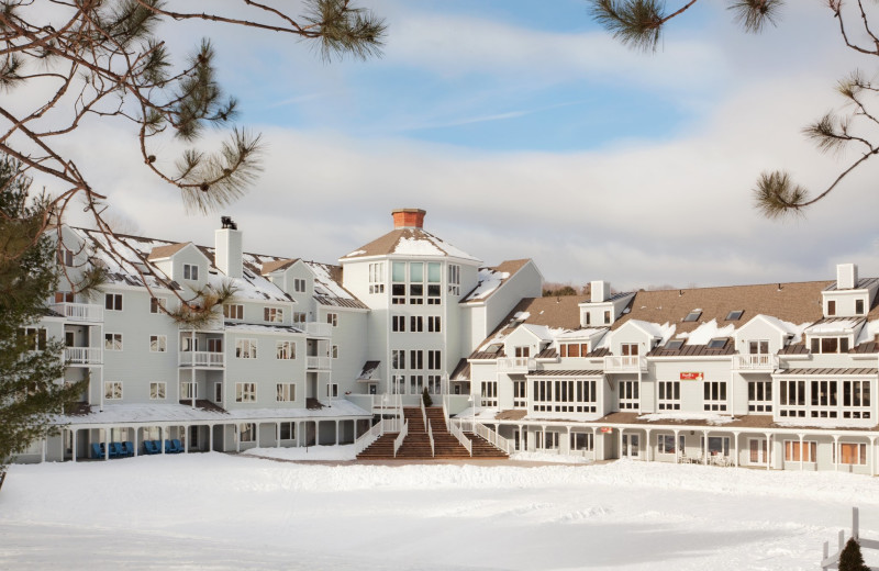 Exterior view of Holiday Inn Club Vacations at Ascutney Mountain Resort.