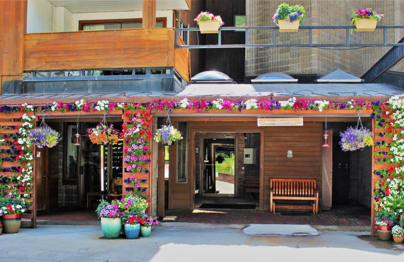 Exterior view of Vail Run Resort.