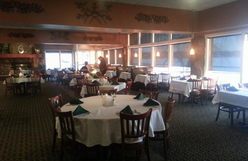 Dining at Holiday Inn Detroit Lakes.